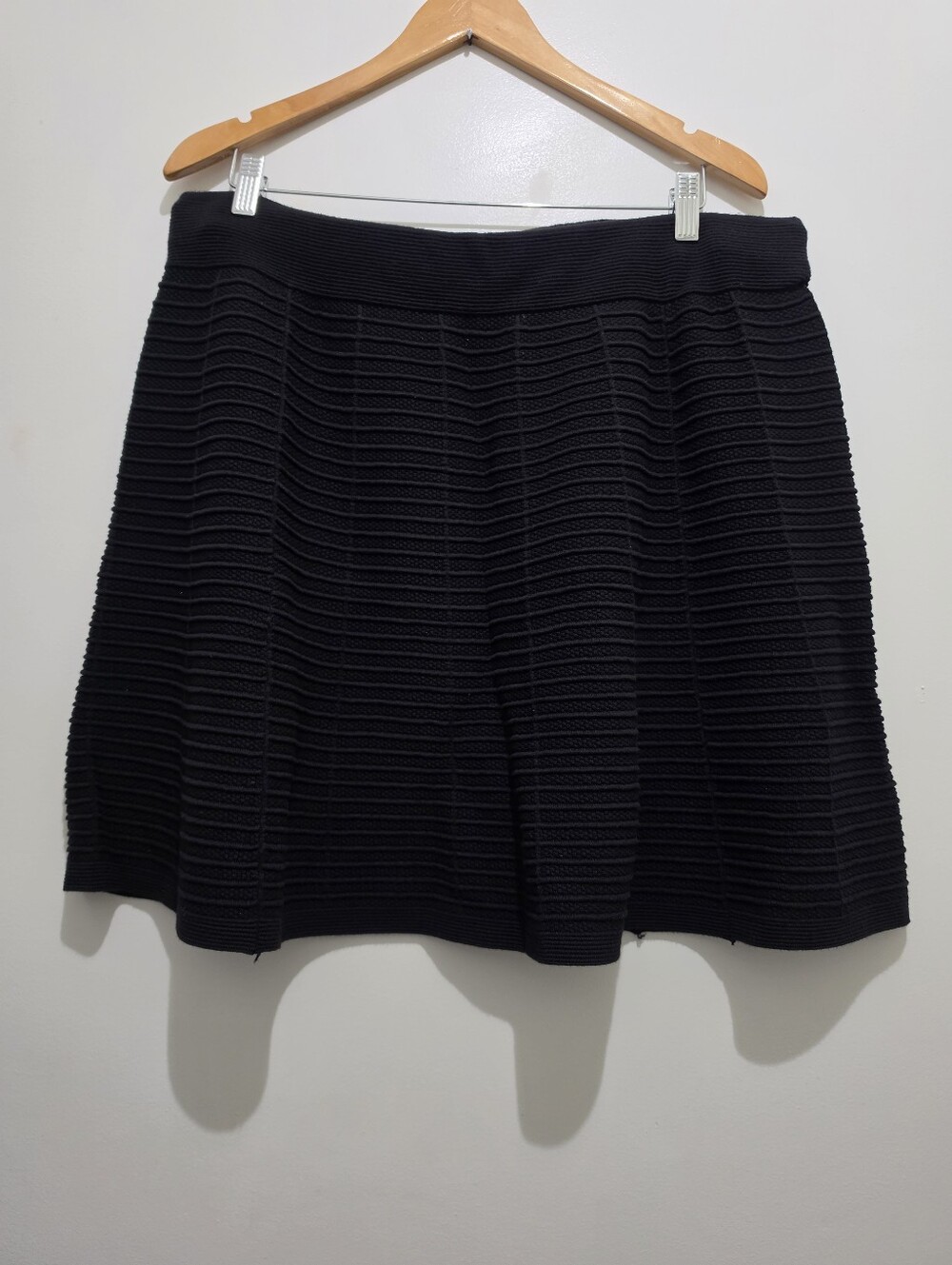 LOFT Black Textured Knit A-Line Skirt XL